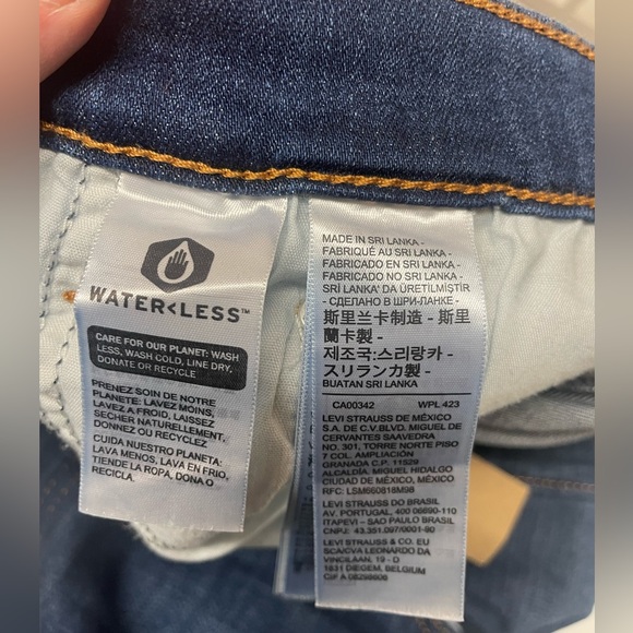 Women’s Levi’s 726 ✨ High Rise Flare ✨ Size 26W ✨ New without tags ✨ - Picture 4 of 5